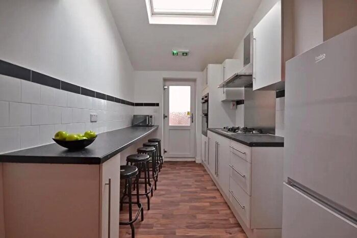 6 Bedroom End Of Terrace House To Rent In Fletcher Road / Bedroom House / Rooms Available -, NG9