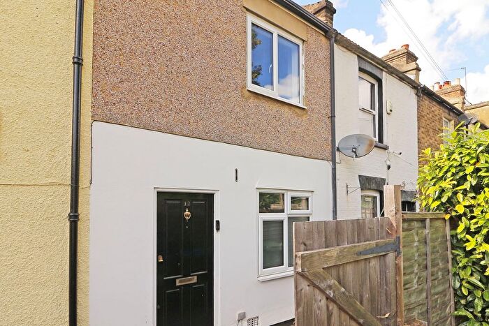 2 Bedroom Flat To Rent In Elizabeth Terrace, London, SE9