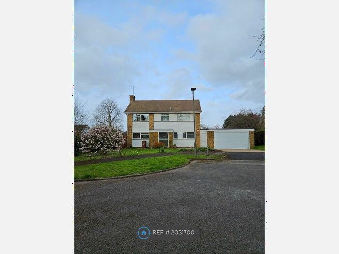 3 Bedroom Detached House To Rent In Blakes Way, Welwyn, AL6