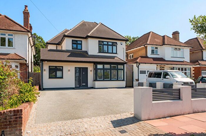 5 Bedroom Detached House For Sale In Hayes Chase, West Wickham, Kent, BR4