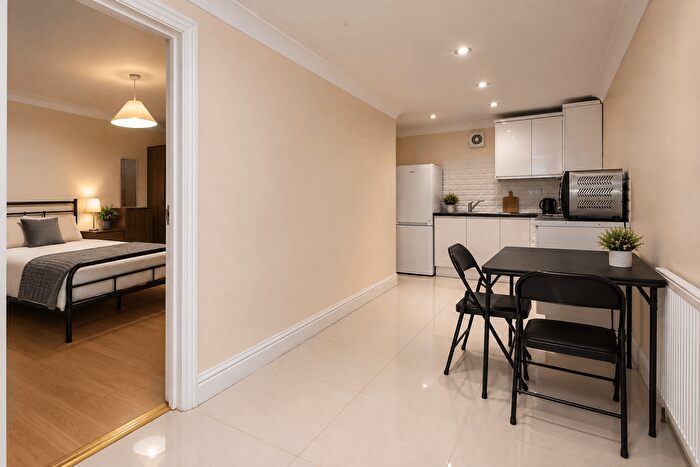 1 Bedroom Maisonette To Rent In Rosemary Avenue, Hounslow West, TW4