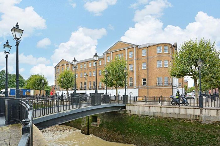 2 Bedroom Apartment To Rent In William Square, Rotherhithe, SE16