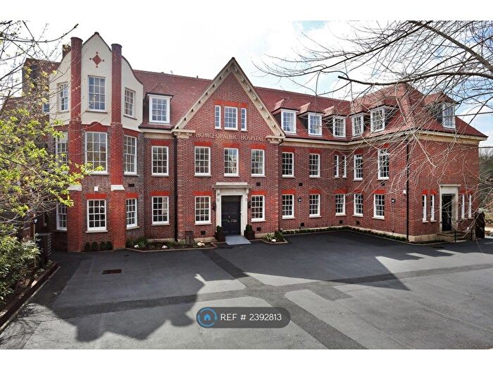 2 Bedroom Flat To Rent In Royal Wells Court, Tunbridge Wells, TN1