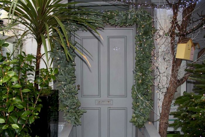 Flat To Rent In Bridge Road, East Molesey, KT8