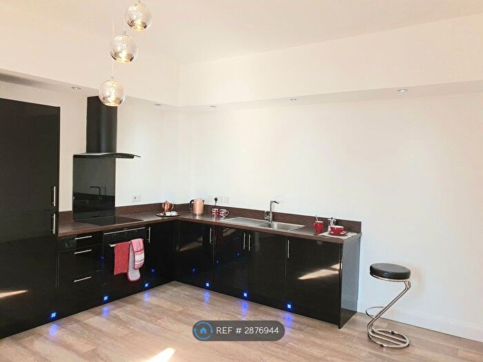 1 Bedroom Flat To Rent In Chapel Court, Bromsgrove, B61