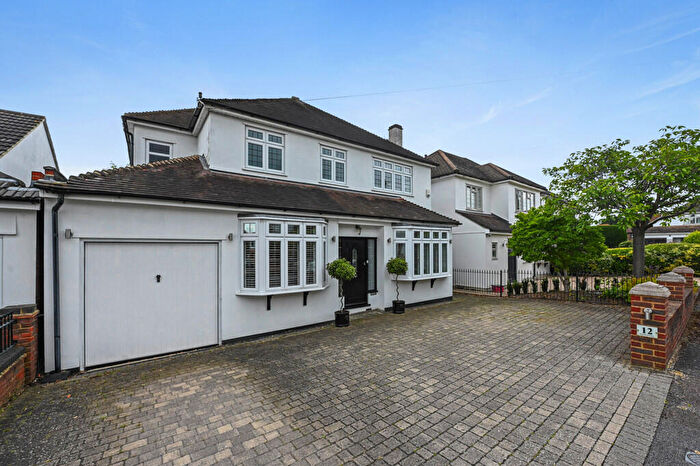 5 Bedroom Detached House For Sale In Wansford Close, Brentwood, CM14