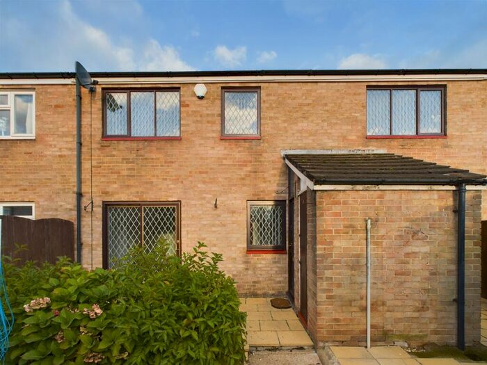 3 Bedroom Terraced House To Rent In Axminster Close, Bransholme, HU7