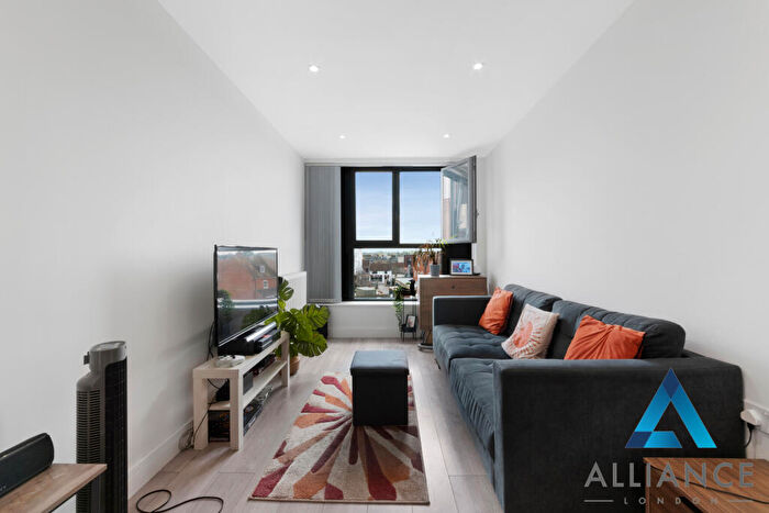 1 Bedroom Apartment To Rent In Carlton House, New London Road, Chelmsford, Essex, CM2