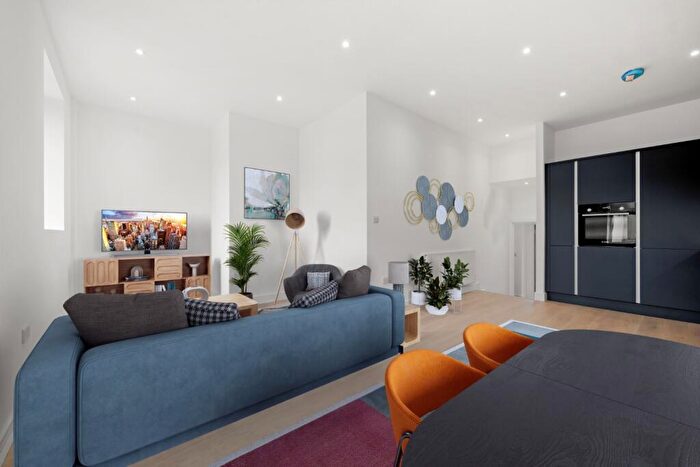 1 Bedroom Apartment To Rent In Elisabeth Court, London Lane, BR1