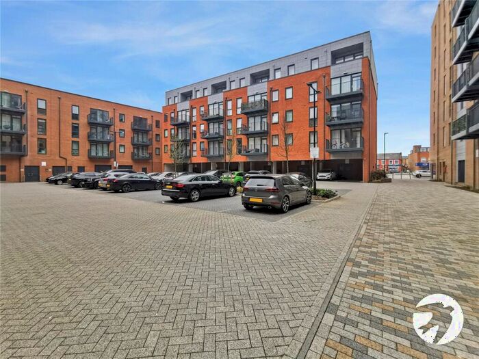 2 Bedroom Flat To Rent In Brewers Square, Dartford, Kent, DA1