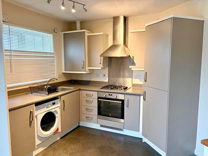 2 Bedroom Flat To Rent In Henfrey Drive, Nottingham, NG15