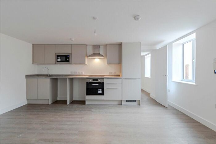 Apartment For Sale In Fleur De Lys, Pucklechurch, BS16
