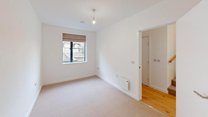 4 Bedroom Town House To Rent In Solar Avenue, Leeds, West Yorkshire, LS9