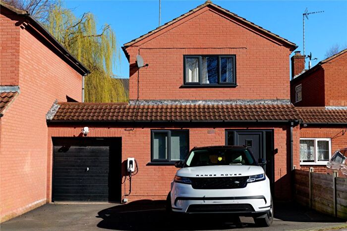 3 Bedroom Link Detached House For Sale In Curzon Close, Rainworth, Mansfield, Nottinghamshire, NG21