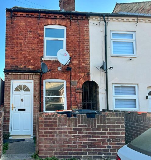 2 Bedroom End Of Terrace House To Rent In Bunyan Road, Bedford, Bedfordshire, MK42