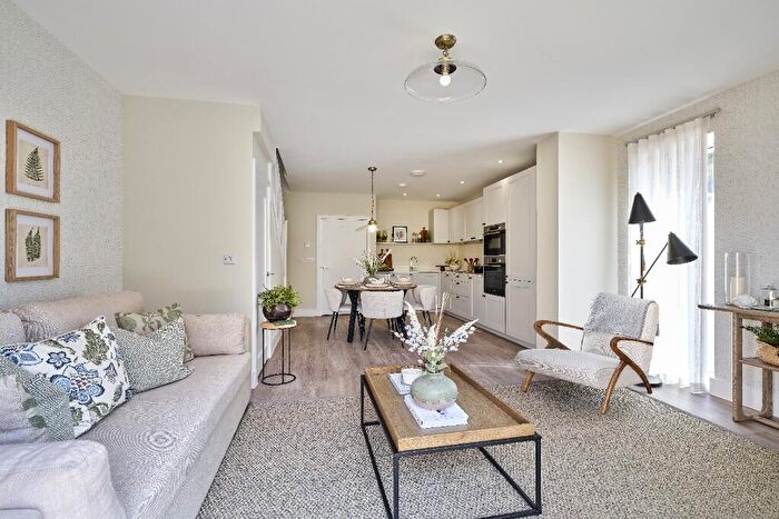 3 Bedroom Semi-Detached House For Sale In Gatcombe Orchard, Wrington, BS40