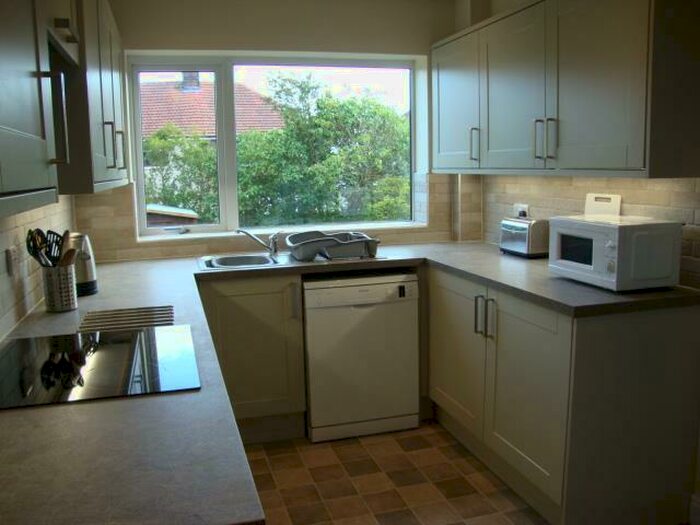 4 Bedroom Private Hall To Rent In Palatine Avenue, Lancaster, LA1