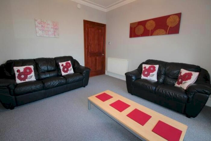 2 Bedroom Flat To Rent In Rosemount Place, Aberdeen, AB25