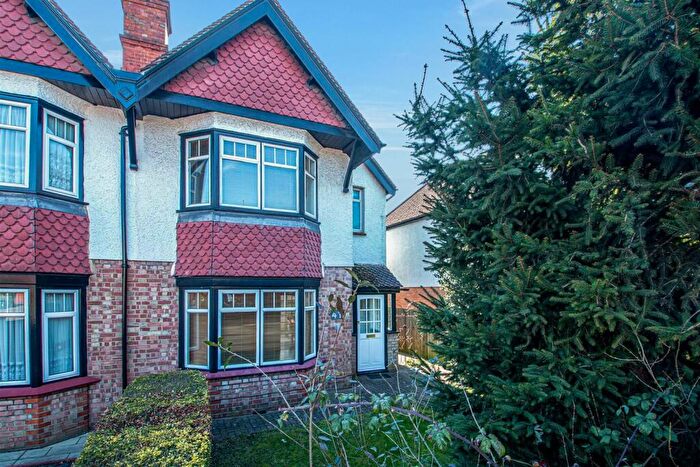 3 Bedroom House To Rent In Buckingham Road, Bletchley, Milton Keynes, MK3