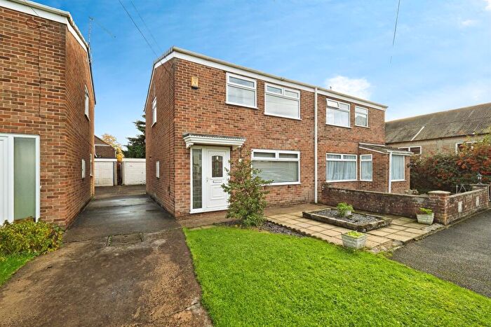 3 Bedroom Semi-Detached House For Sale In Truro Close, Sutton-On-Hull, Hull, HU7