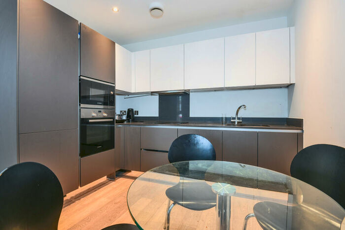 2 Bedroom Flat To Rent In Deptford Bridge, London, SE8