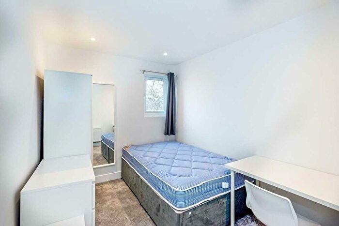 6 Bedroom Terraced House To Rent In Beatrice Road, Southsea, Portsmouth, PO4