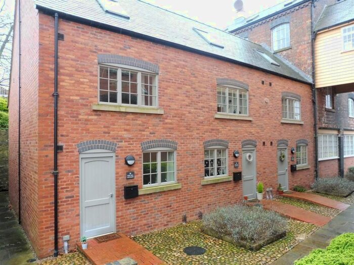 3 Bedroom Property To Rent In Corn Mill Cottage, The Flour Mills, Burton-On-Trent, DE15