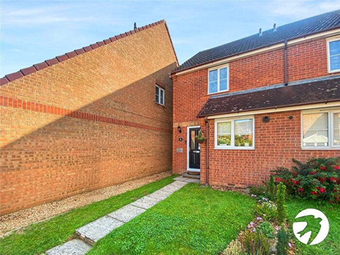 2 Bedroom Terraced House For Sale In Wildfell Close, Walderslade Woods, Kent, ME5