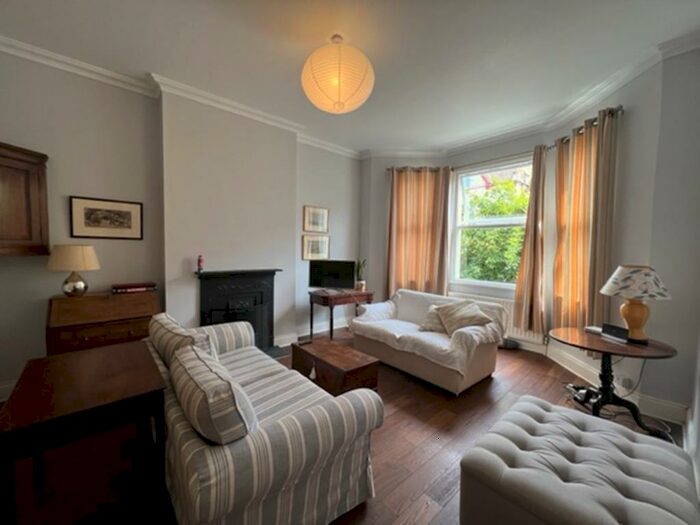 2 Bedroom Apartment To Rent In Romola Road, Herne Hill, London, SE24