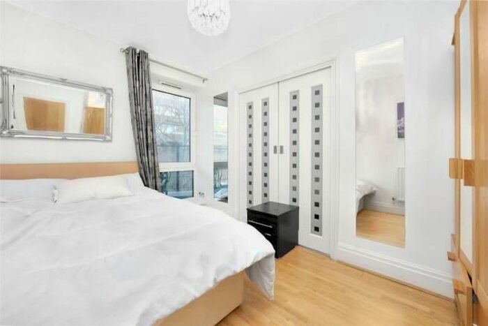 2 Bedroom Flat To Rent In Beckford Close, Kensington, W14