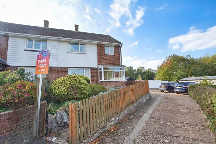 3 Bedroom Semi-detached House For Sale In St. Marys Close, Nonington, Dover, Kent, CT15