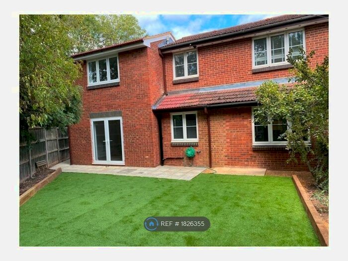 3 Bedroom End Of Terrace House To Rent In Windermere Close, Egham, TW20