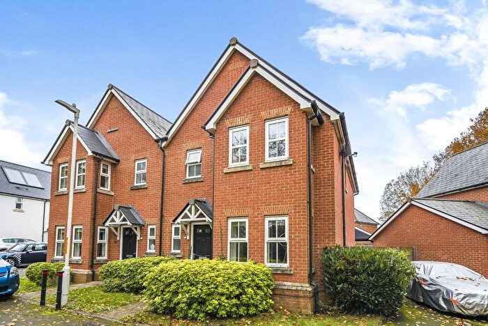 3 Bedroom Semi-Detached House For Sale In Furley Close, Kennington, Ashford, TN24