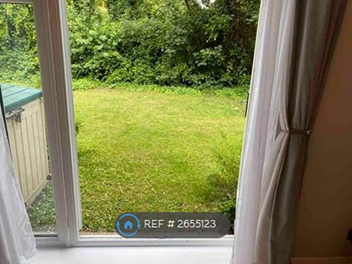 1 Bedroom Flat To Rent In Heddington Grove, London, N7