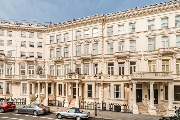 2 Bedroom Flat For Sale In Earl's Court Square, London, SW5