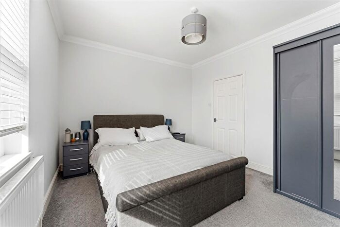 2 Bedroom Property For Sale In Hawthorn Road, Kettering, NN15