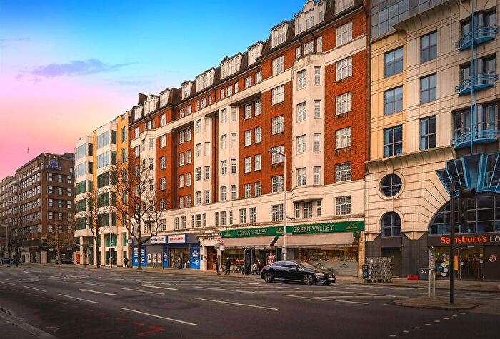 2 Bedroom Flat For Sale In Kensington High Street, London, W14