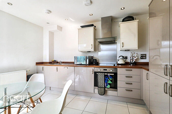 1 Bedroom Flat For Sale In Bennington Close, Thornton Heath, CR7