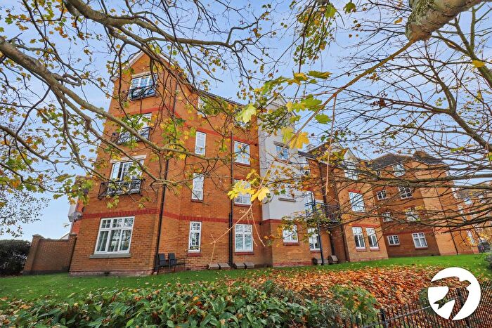 2 Bedroom Flat For Sale In Greenhaven Drive, London, SE28