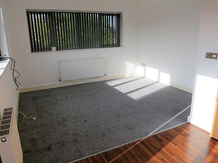 2 Bedroom Flat To Rent In Sutton Road, St Helens, WA9