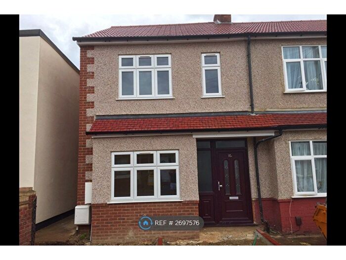 3 Bedroom End Terrace House To Rent In Edmund Road, Kent, DA16