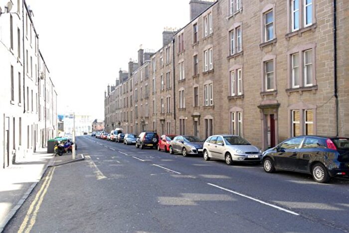 1 Bedroom Flat To Rent In Blackness Road, West End, Dundee, DD2