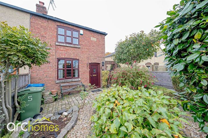 2 Bedroom Semi-Detached House For Sale In Millers Lane, Atherton, M46