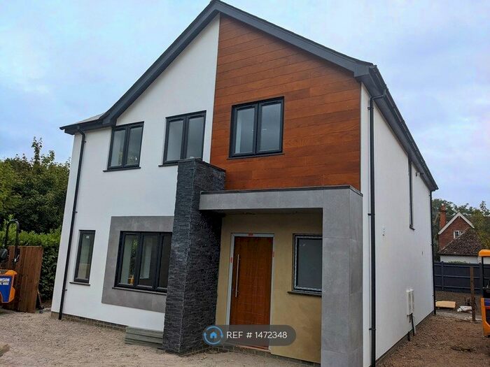 4 Bedroom Detached House To Rent In Carthona Drive, Fleet, GU52