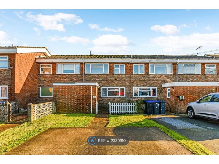 2 Bedroom Terraced House To Rent In Brookdean Road, Worthing, BN11