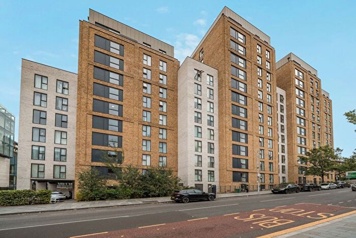 2 Bedroom Flat For Sale In Wellington Street, Woolwich, London, SE18