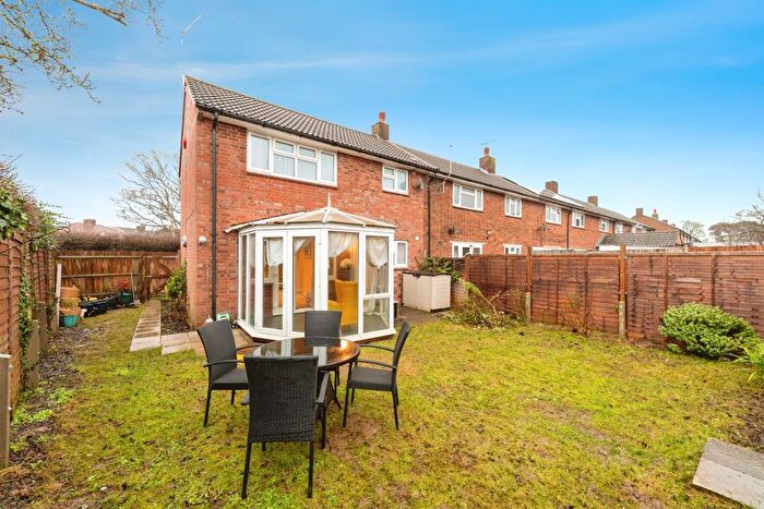 3 Bedroom End Terrace House For Sale In Birchwood Avenue, Hatfield, AL10