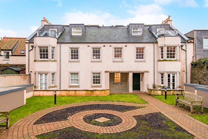 2 Bedroom Flat For Sale In North Street, St Andrews, KY16