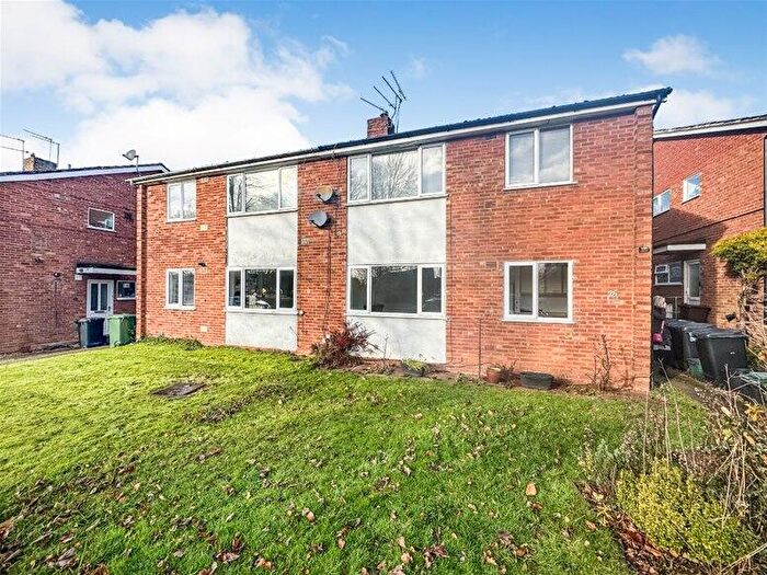 2 Bedroom Flat To Rent In Gilpin Green, Harpenden, AL5