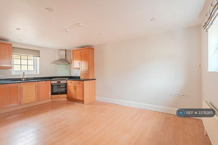 2 Bedroom Flat To Rent In Horstmann Close, Bath, BA1